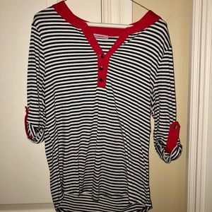 Striped black and white top